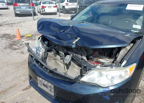 2014 Toyota Camry Le z USA, uszkodzony, nr VIN 4T4BF1FK2ER408782